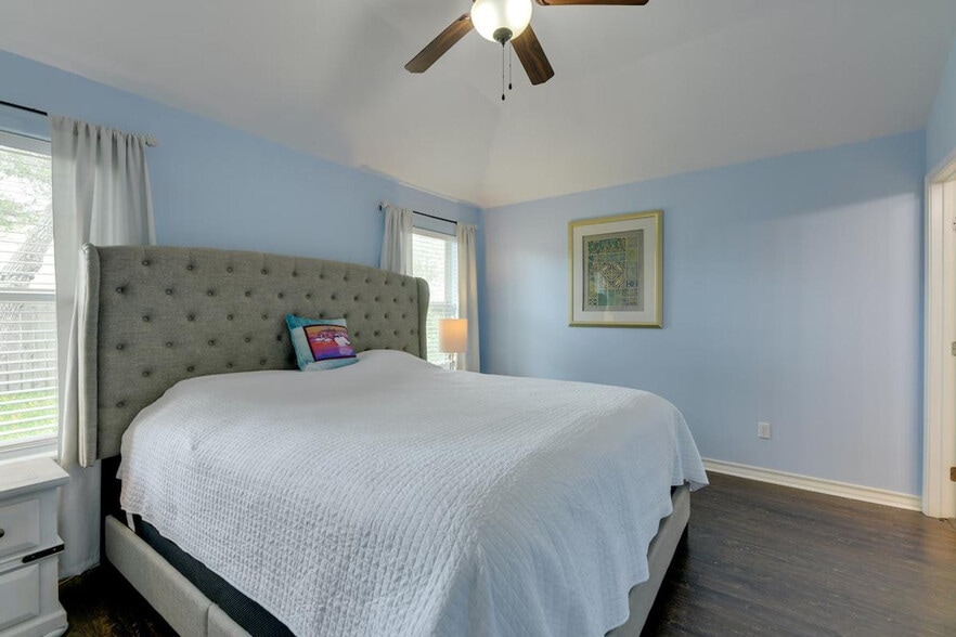 Building Photo - 1509 Oak Harbor Dr