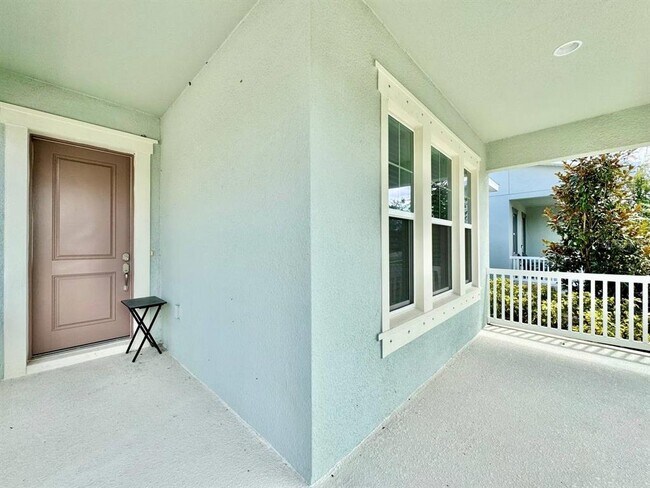 Building Photo - 827 Winterside Dr