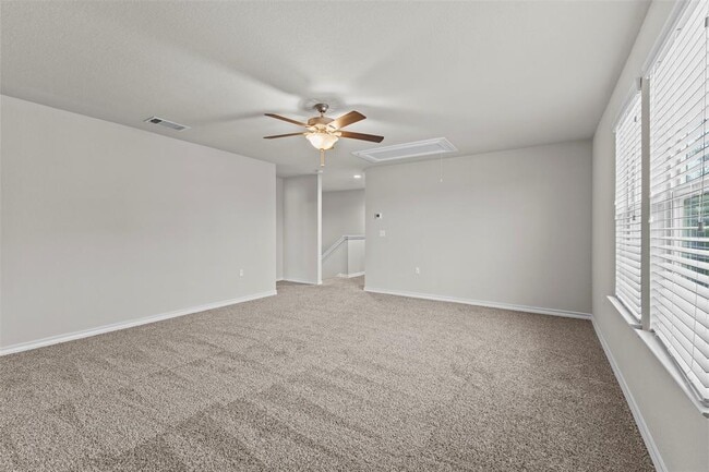 Building Photo - 11804 Saddle Rock Dr