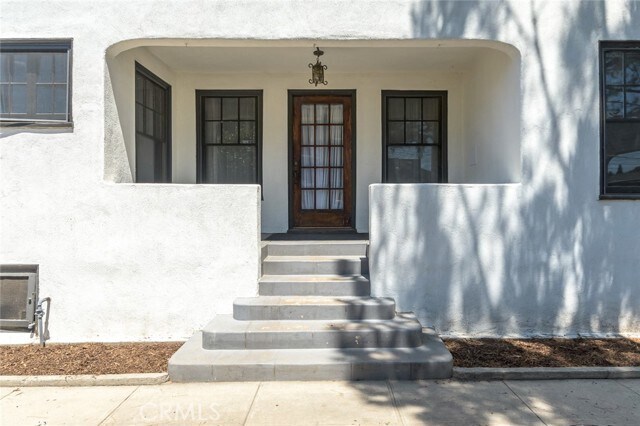 Building Photo - 5124 N Maywood Ave