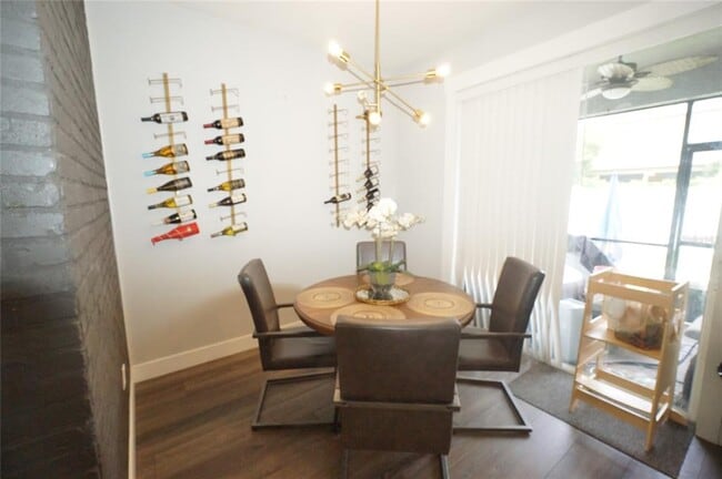 Building Photo - 8815 Royal Enclave Blvd