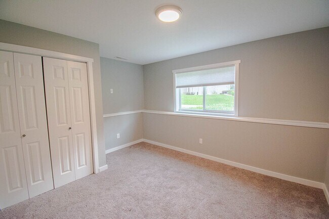 Building Photo - Gorgeous 4br home on nice lot with no backyard neighbors!