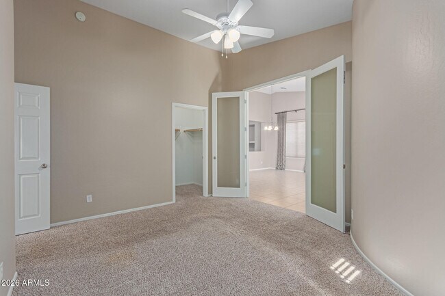 Building Photo - 2206 W Fawn Dr