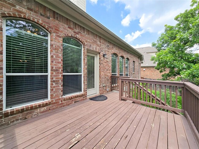 Building Photo - 9901 Bundoran Dr
