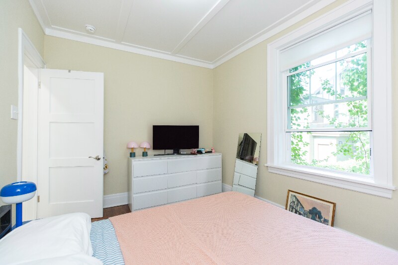 Building Photo - 108 S Notre Dame Ave