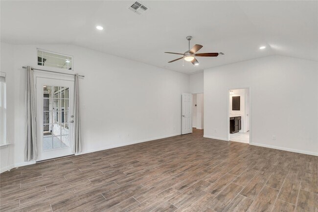 Building Photo - 424 Freeman Park Pl