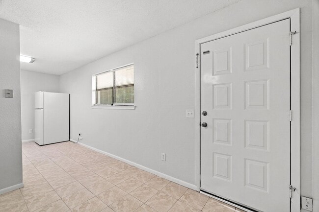 Building Photo - 248 Four Mile Rd