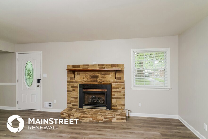 Building Photo - 3725 Greenwich Rd