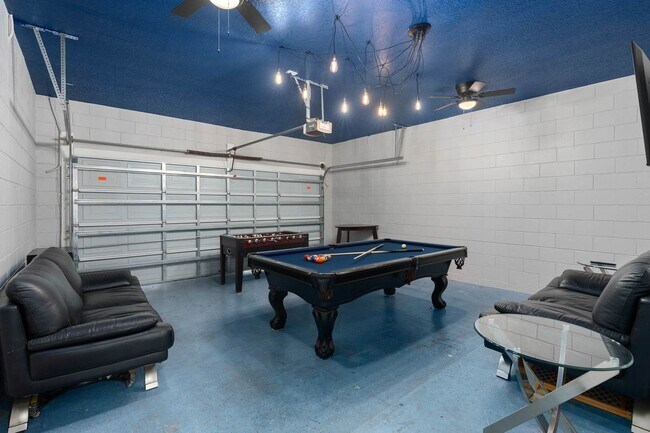 Building Photo - 248 Carrera Ave