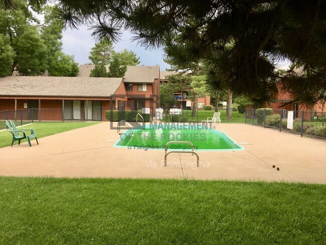 Building Photo - 1625 W Elizabeth St