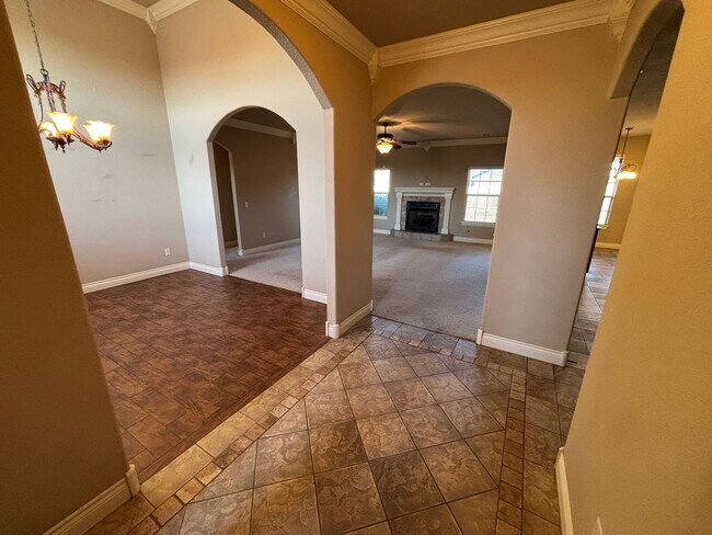 Building Photo - Beautiful 3 Bedroom, 2 Bathroom Home in Persimmon Place!