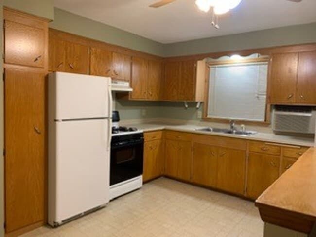 Building Photo - 4201 3rd St NE