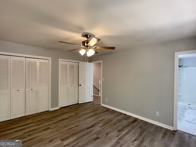 Building Photo - 6 Westlyn Dr