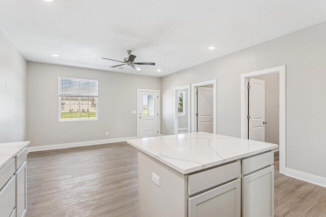 Building Photo - 109 Meadowbrook Dr