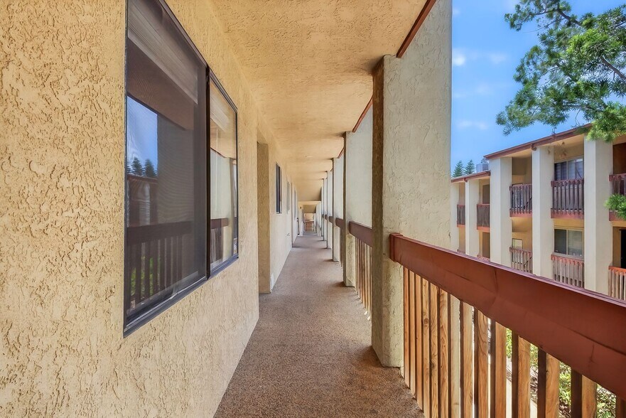 Building Photo - 2001 E 21st St