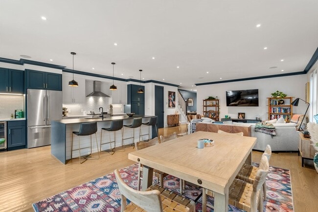Building Photo - 5 Caspian Way