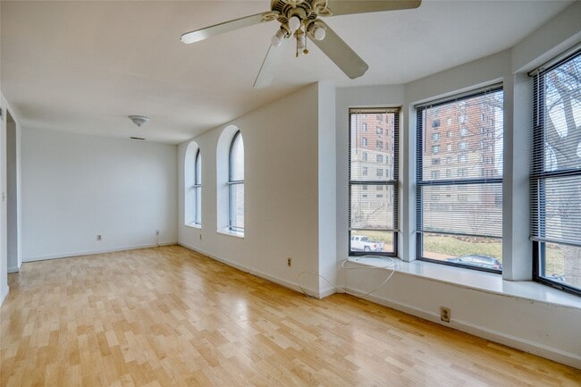 Building Photo - 4390 McPherson Ave