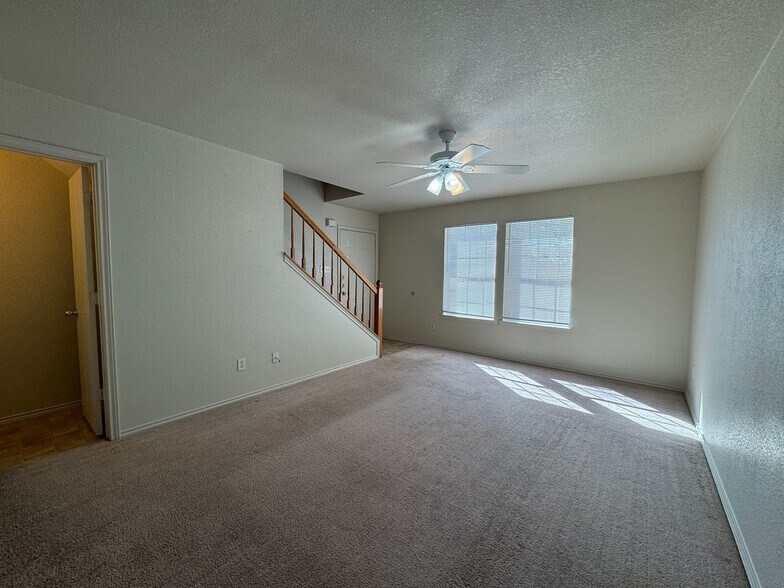 Building Photo - 3603 Malibu Ln