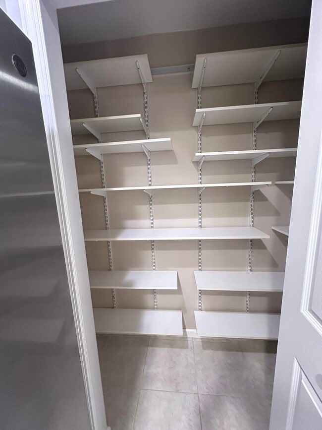 Building Photo - 1896 SW Cameo Blvd