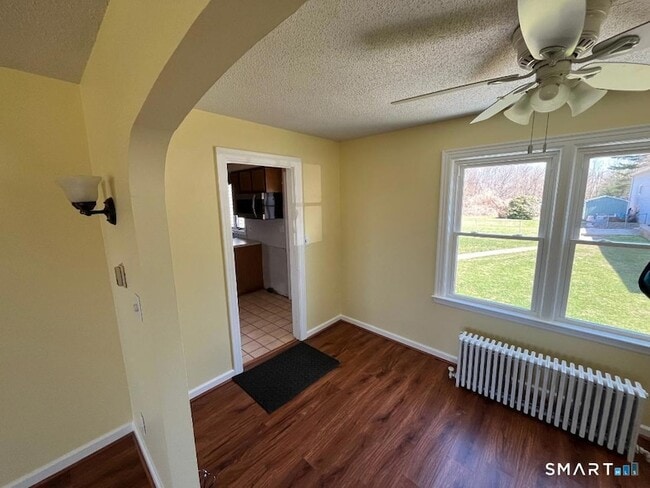 Building Photo - 138 Mountain St