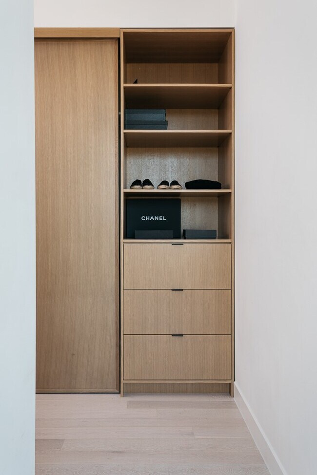 Building Photo - 2121 Scott Ave