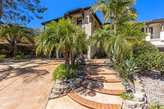 Building Photo - Elegant 5-Bedroom Carmel Valley Home with ...