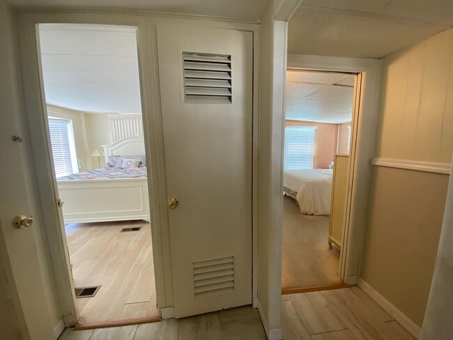 Building Photo - Holiday Park *short or long term rental av...