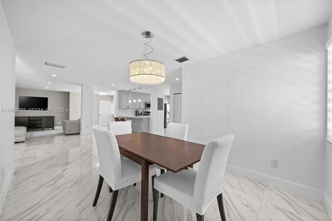 Building Photo - 3549 Magellan Cir
