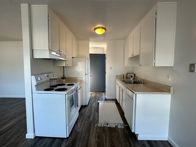 Kitchen - Californian Villas