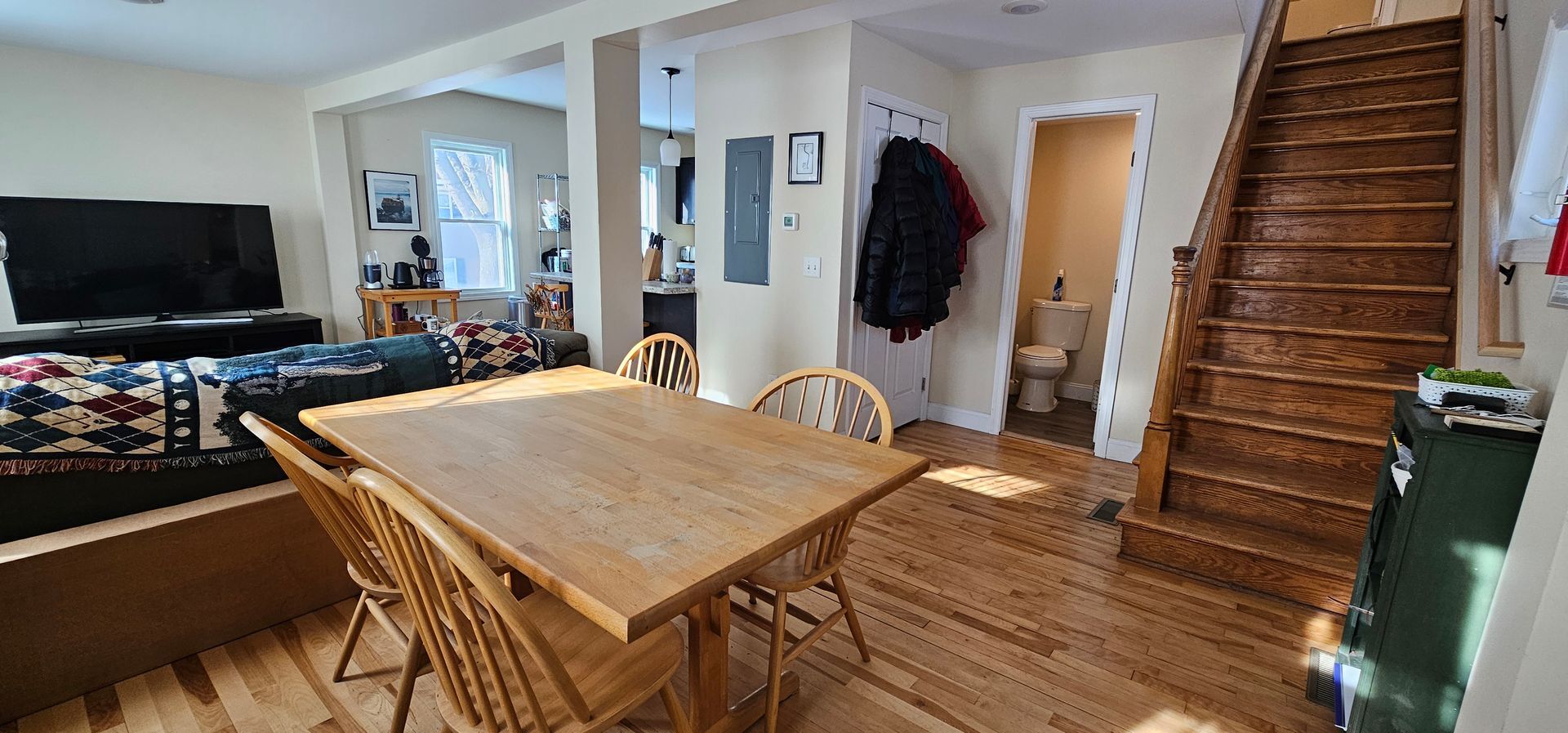 Building Photo - 389 E Allen St