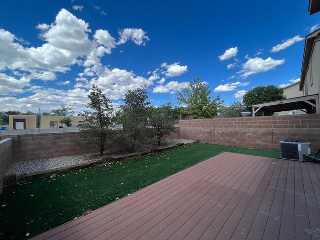 Building Photo - Spacious 3 Bedroom 2.5 Bathroom Home In Victory Hills!