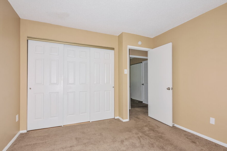 Building Photo - 6911 Candlewick Way