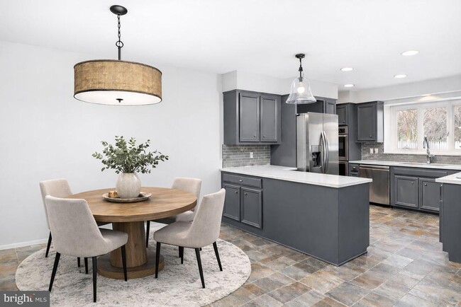 Building Photo - 1 Springer Ct