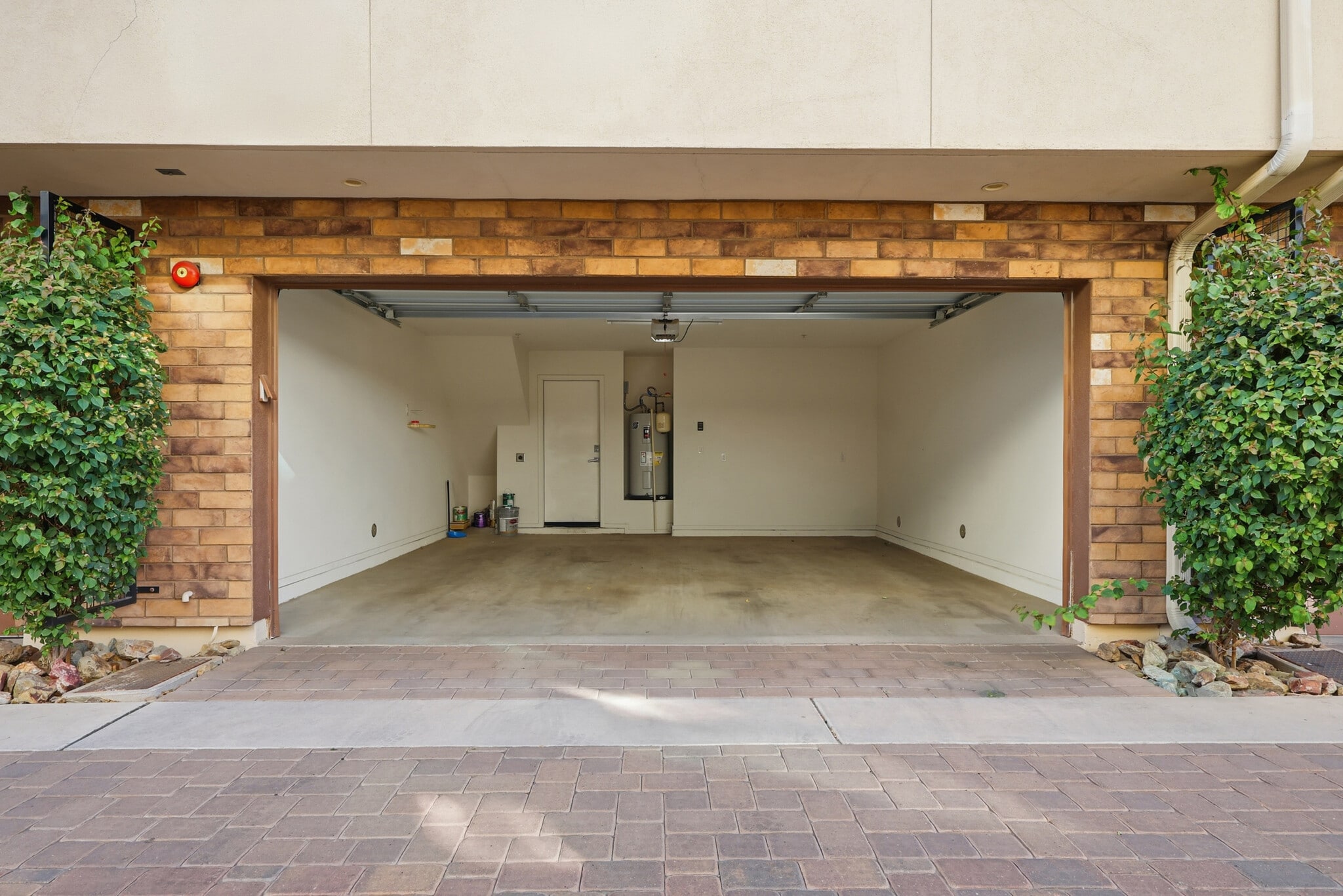 Building Photo - 820 N 8th Ave