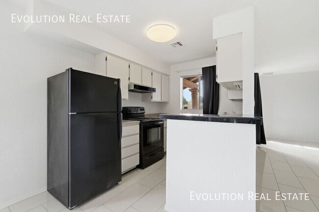 Building Photo - 20251 N 3rd Dr