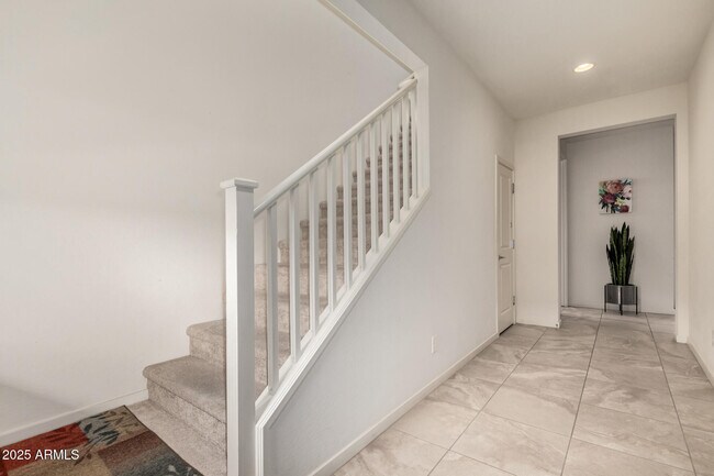 Building Photo - 3521 E Tina Dr