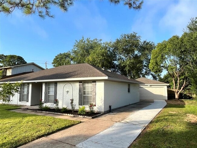 Building Photo - 11806 Kirknoll Dr