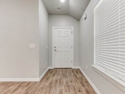 Building Photo - 12905 Villa Ave