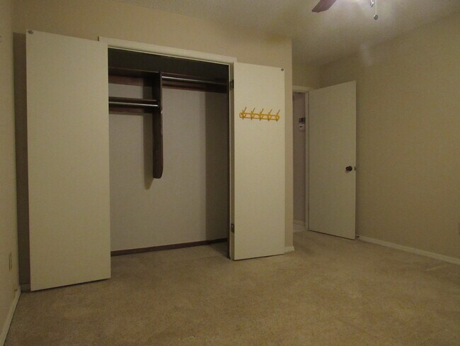 Building Photo - 7016 Stonycreek Dr