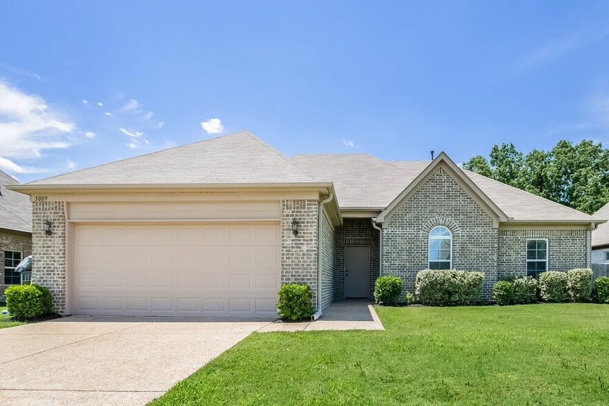 Primary Photo - 5009 Forest Oasis Ln