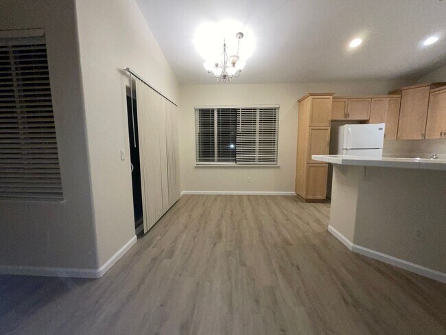 Building Photo - Adorable 3 bedroom with great location!