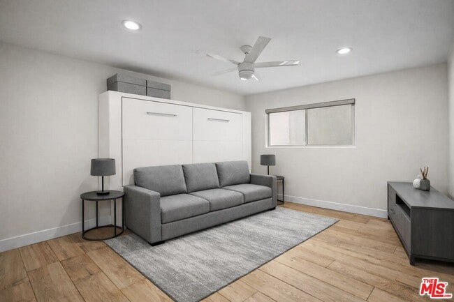 Building Photo - 1045 Kings Rd