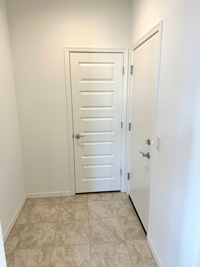 Building Photo - Fantastic 10 month new Taylor Morrison hom...
