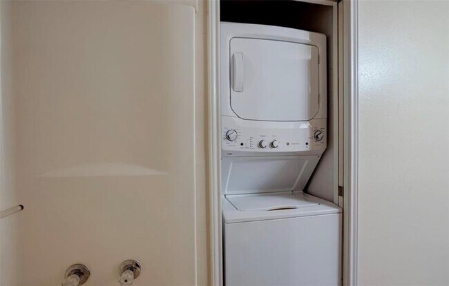 Building Photo - 427 Lindsey St