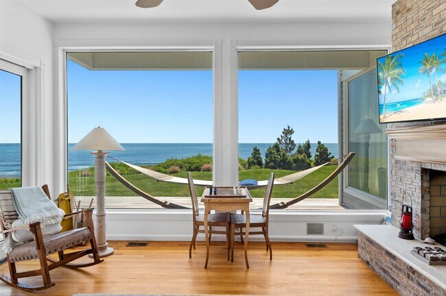 Building Photo - 390 Old Montauk Hwy