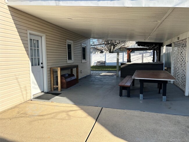 Building Photo - 137 Center Ln