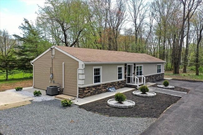 Building Photo - 466 Old Georges Rd