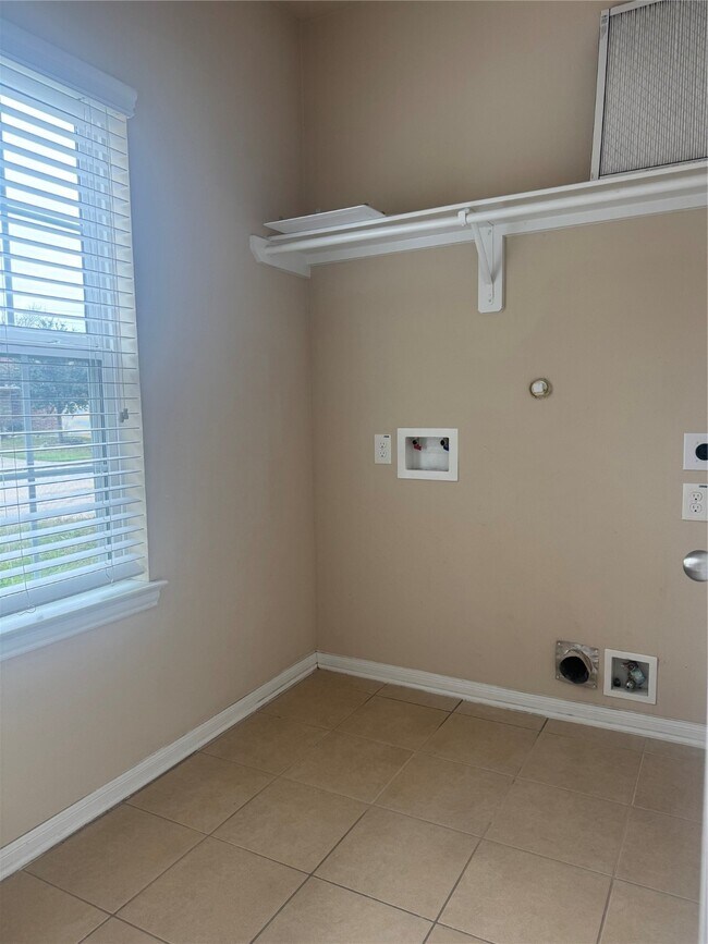 Building Photo - 3231 Barton Sky Dr