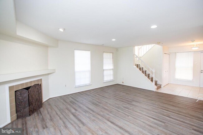 Building Photo - 1739 McNelis Dr
