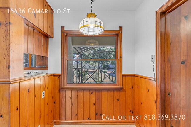 Building Photo - 15436 Camarillo St